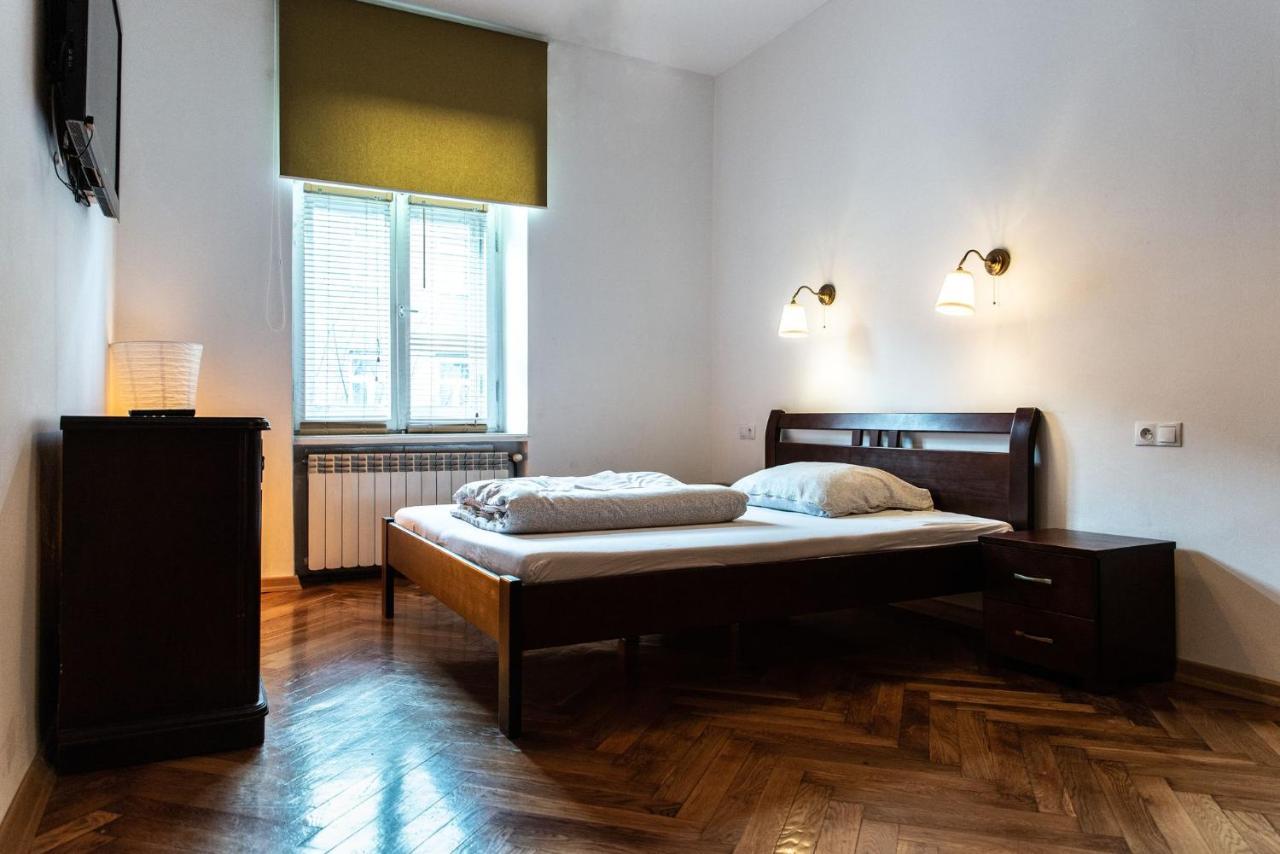Apartament Cafe Belg Çestohova Dış mekan fotoğraf